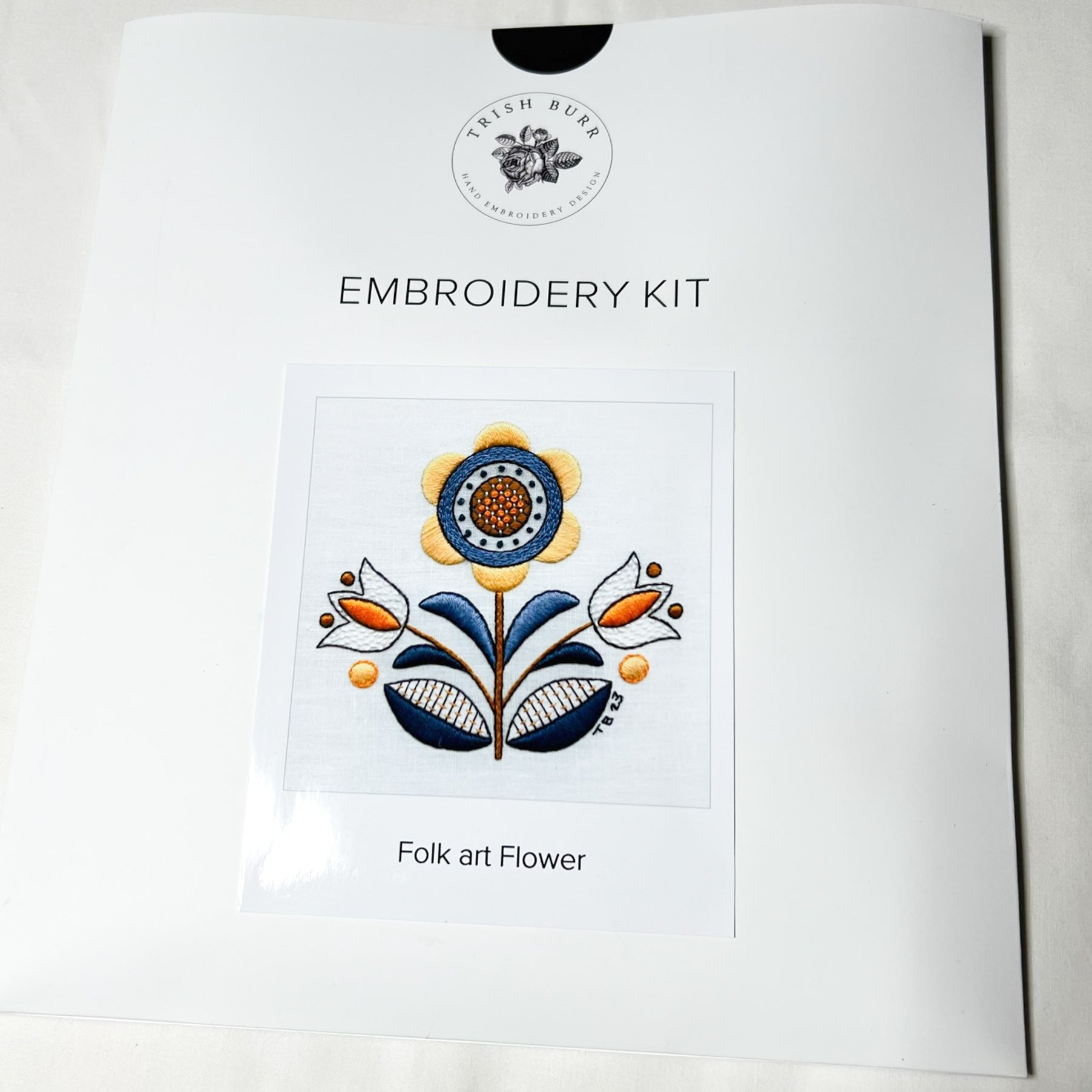 Beginner Kit Folk art flower – Trish Burr Embroidery